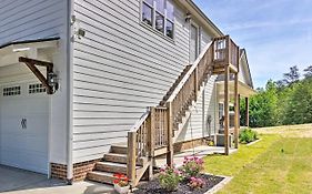 Quaint Landrum Escape Near Parks, Trails And Lakes!